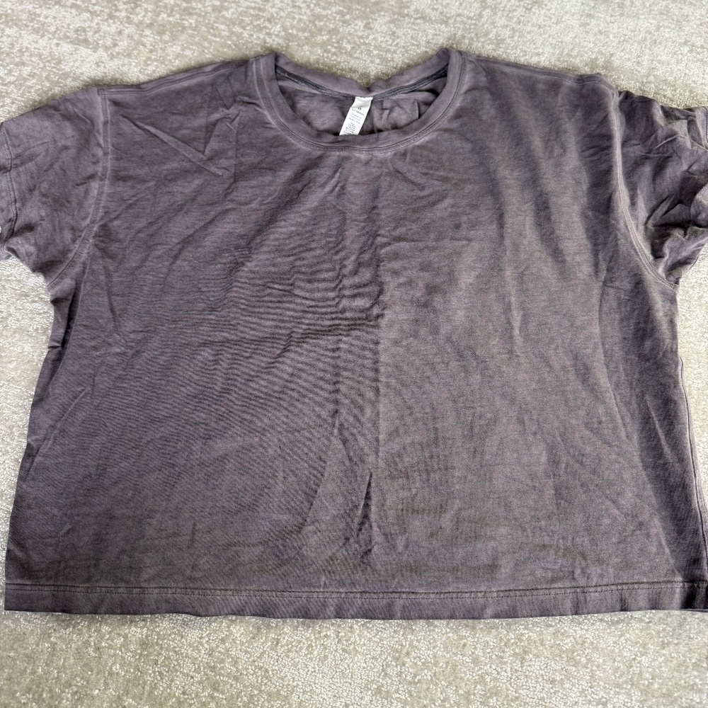 Lululemon Cropped T-Shirt